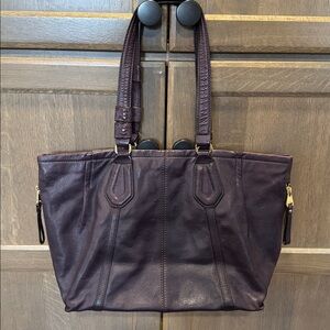 PERLINA - LEATHER TOTE (B1)